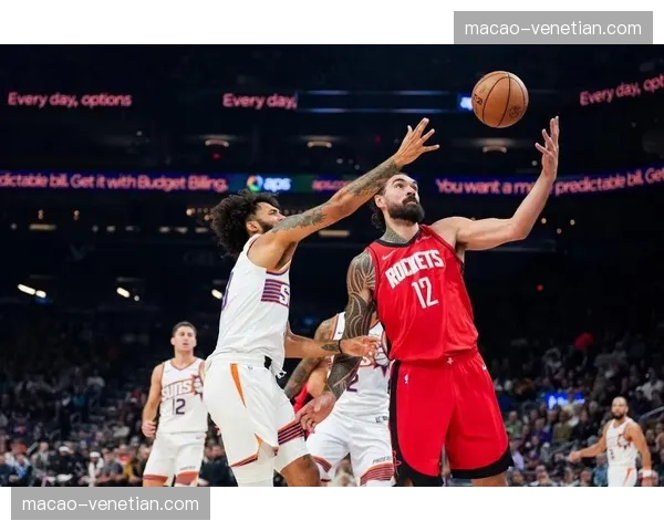 火箭老将亚当斯左踝手术长期缺阵，篮板保护持续受影响